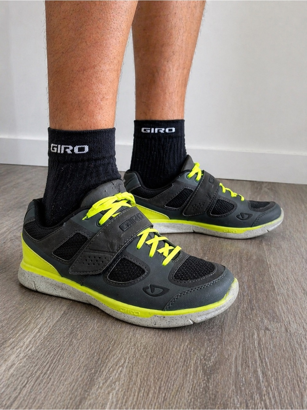 Giro Cycling Shoes SPD Clip-In Black Neon Women 7.5 EU 39 Peloton Spin